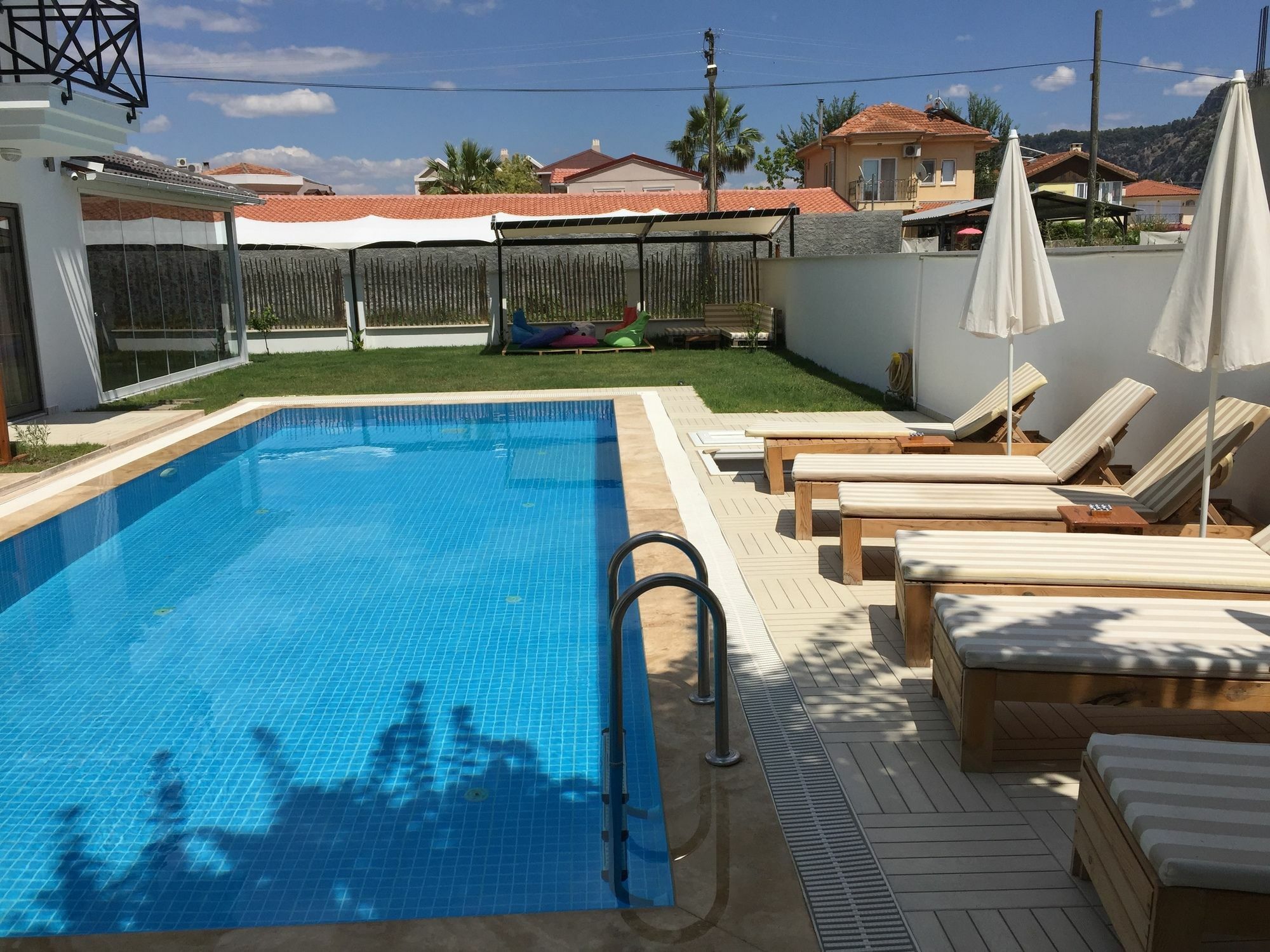 Casa Pallet Hotel (Adults Only) Дальян Экстерьер фото